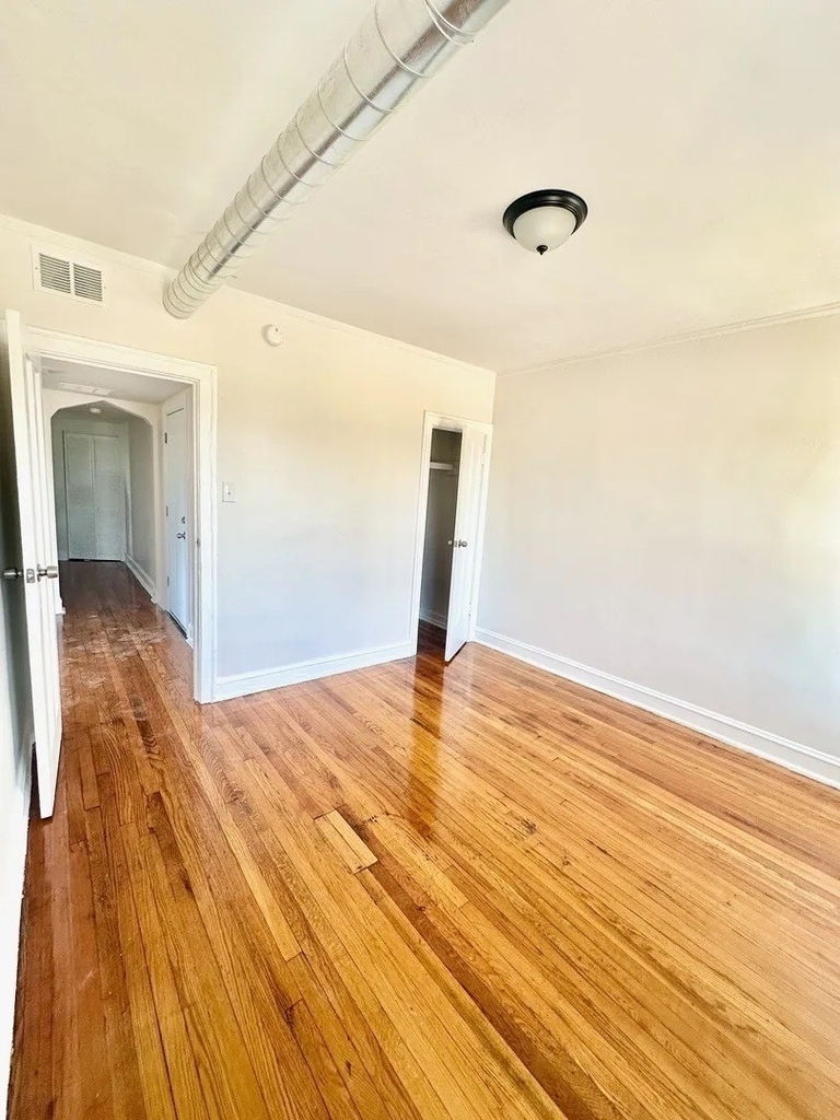 3701 W Division Street - Photo 9