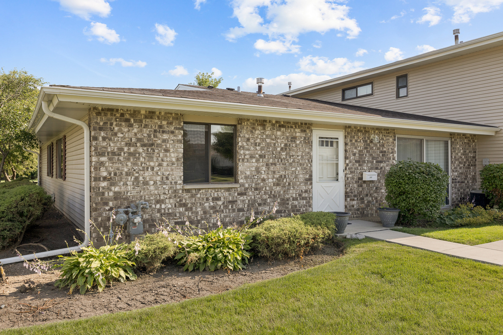 117 Cotuit Court - Photo 0