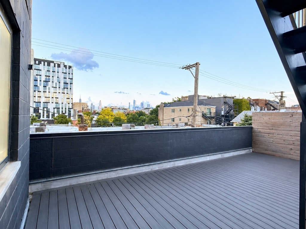 1653 W Division Street - Photo 11