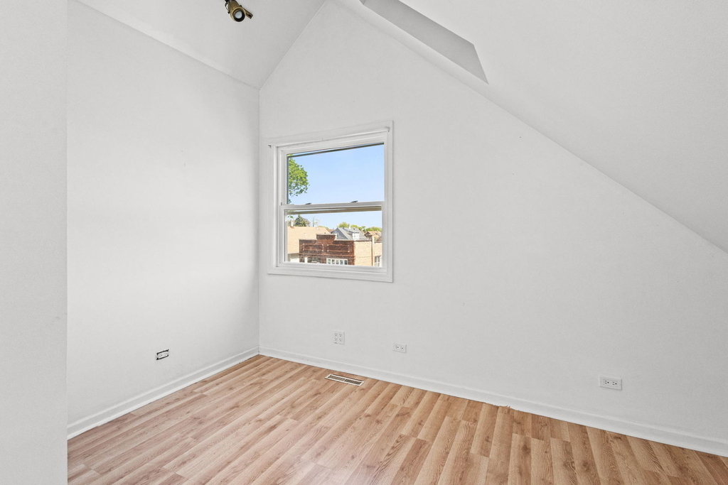5230 S Lockwood Avenue - Photo 16