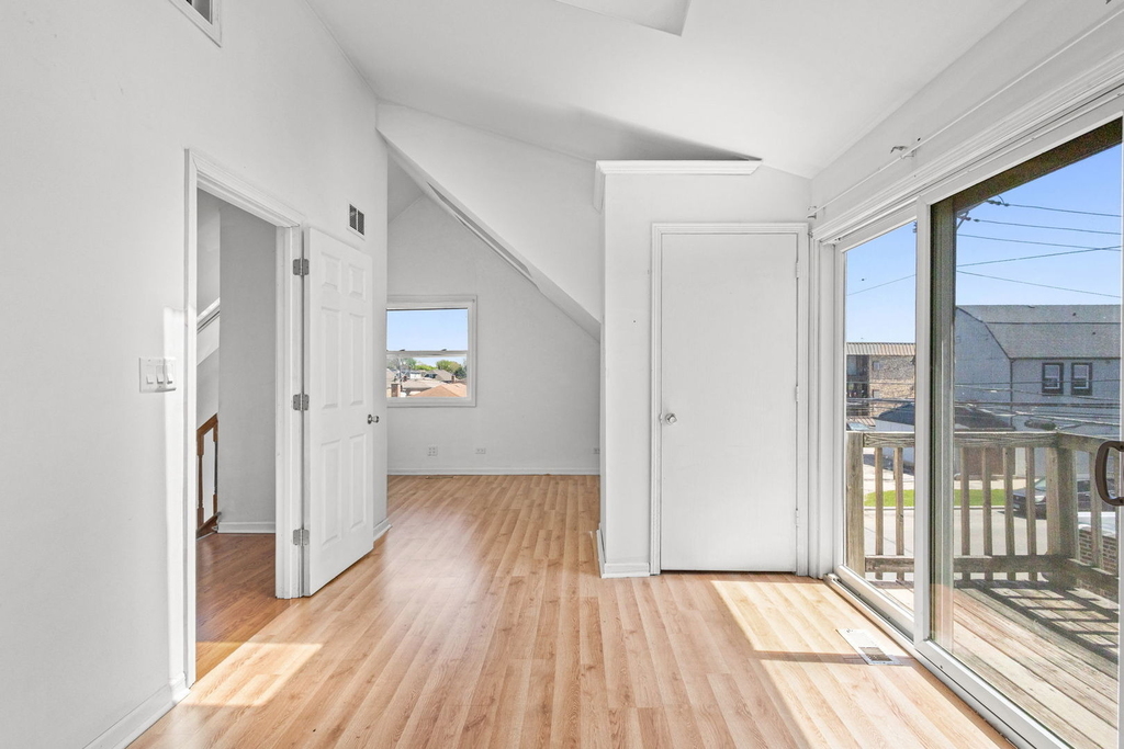 5230 S Lockwood Avenue - Photo 14