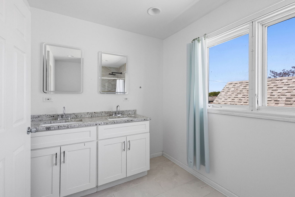 5230 S Lockwood Avenue - Photo 9