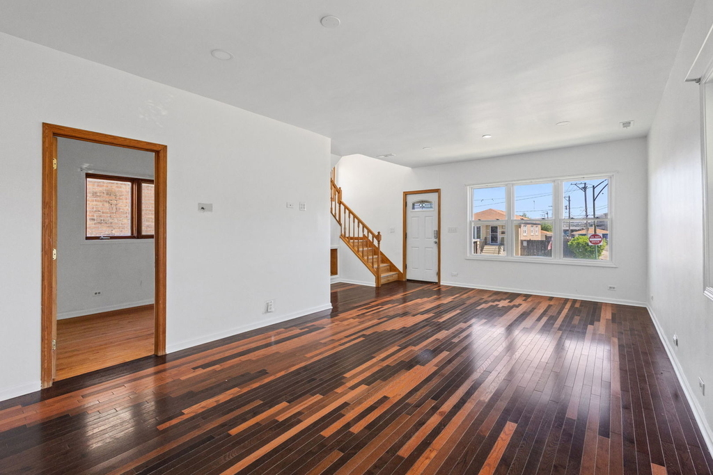 5230 S Lockwood Avenue - Photo 2