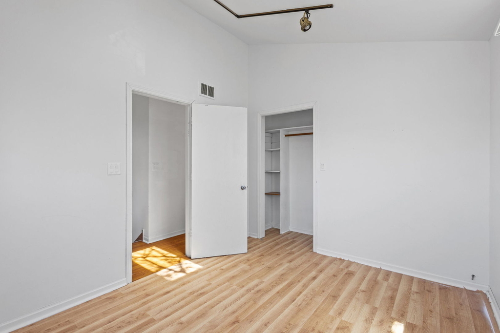 5230 S Lockwood Avenue - Photo 8