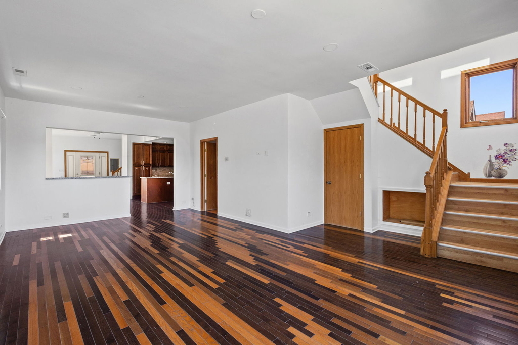 5230 S Lockwood Avenue - Photo 1