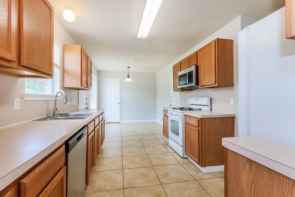 5219 Caymus Drive - Photo 5