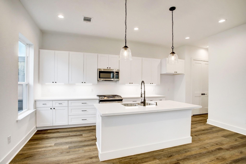 1220 Mcneil Street - Photo 5