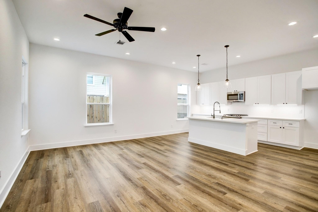 1220 Mcneil Street - Photo 3