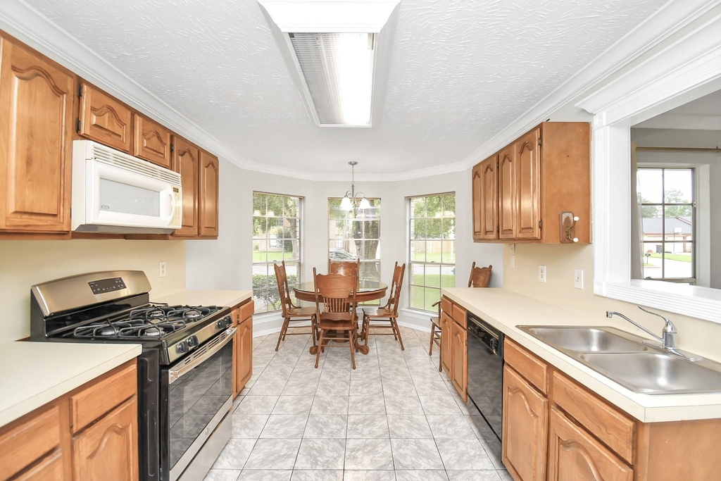 14810 Cypress Ridge Drive - Photo 17