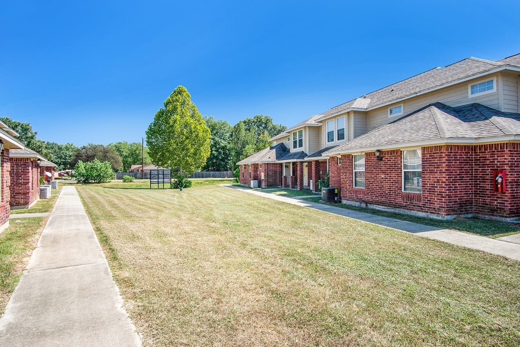 1203 Lovett - Photo 3