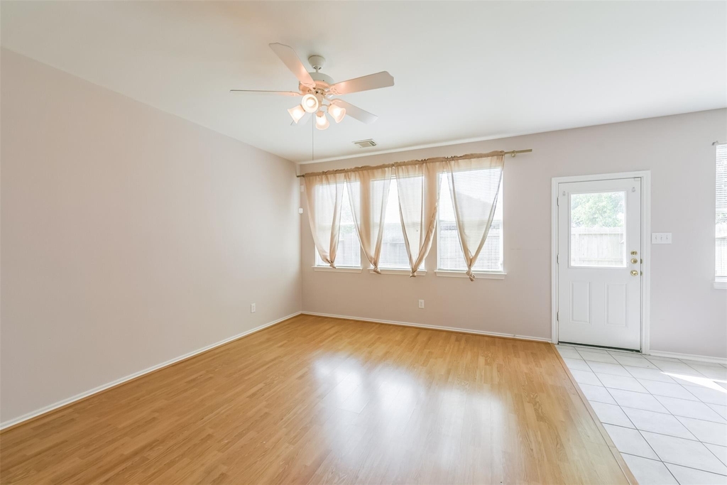 6326 Veranda Green Trail - Photo 4