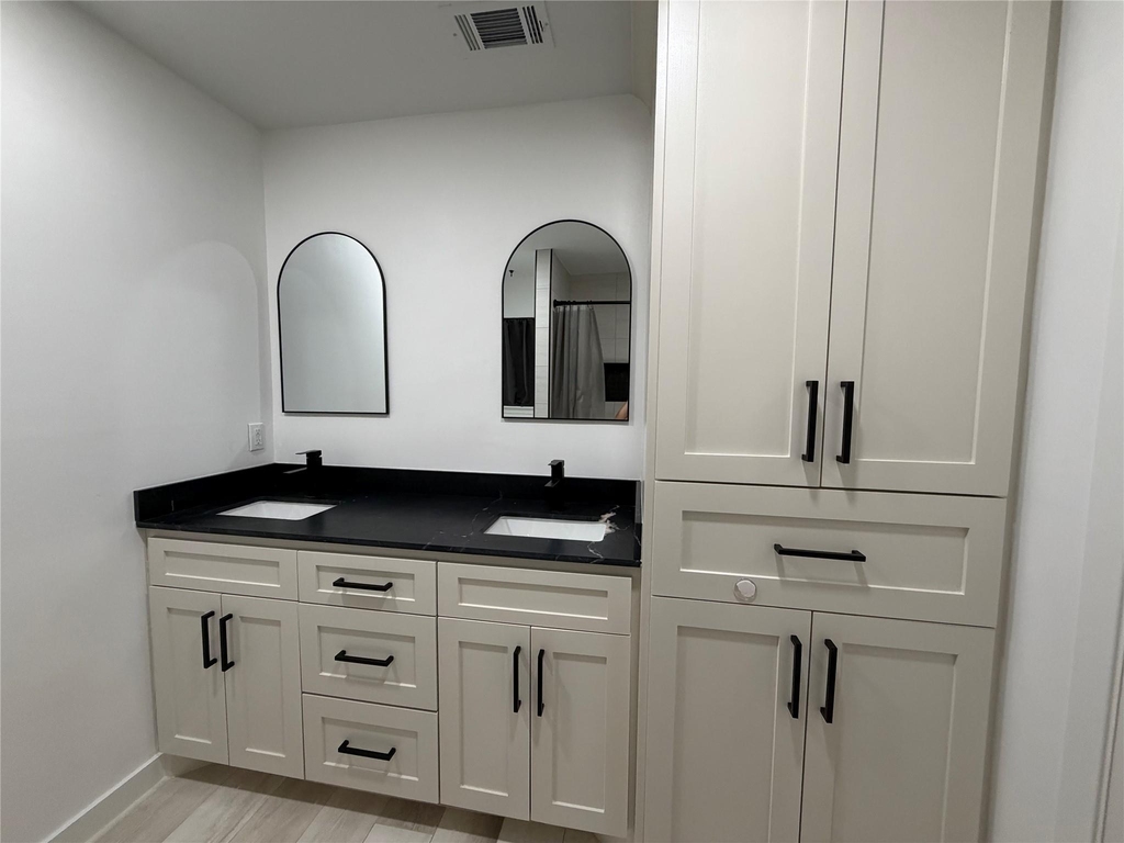 1704 Jones Street - Photo 6