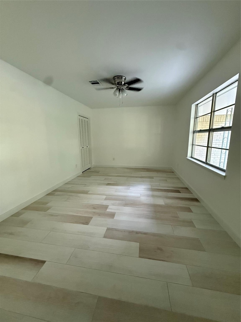 1704 Jones Street - Photo 2