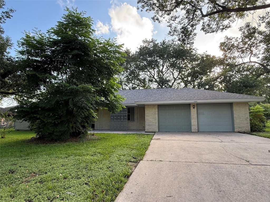 1704 Jones Street - Photo 1
