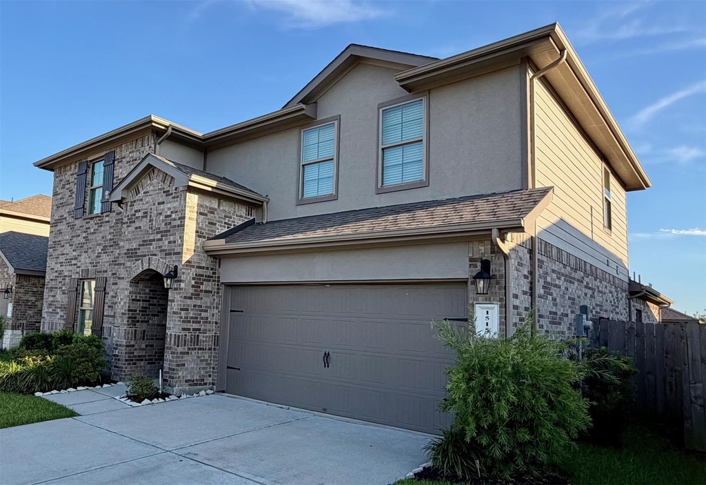 1515 Wells Manor Lane - Photo 2