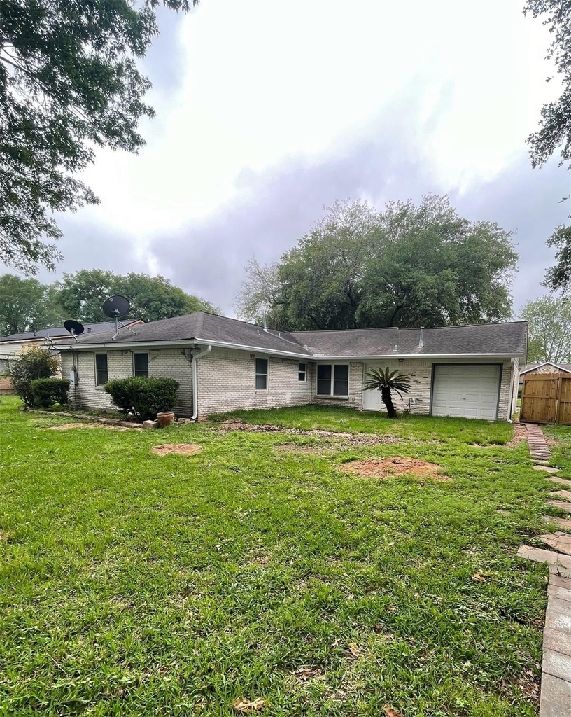 2405 Byron Avenue - Photo 10