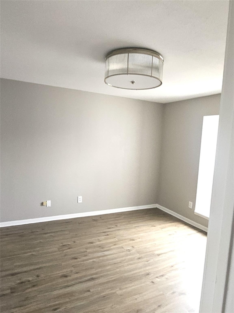 3025 Walnut Bend - Photo 5