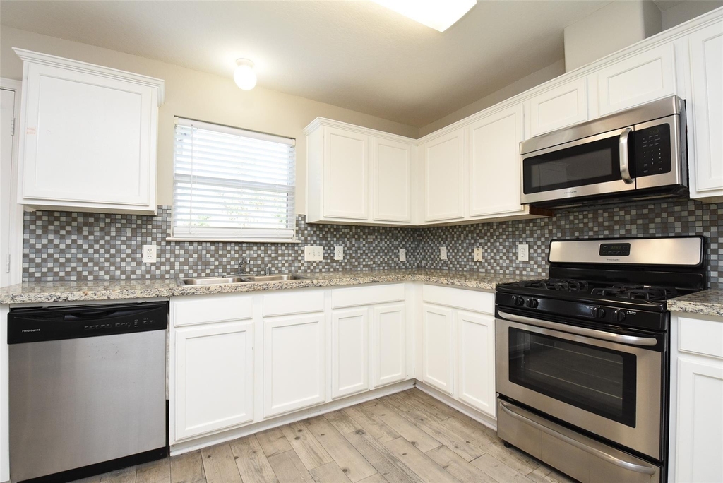 21603 Falvel Lake Drive - Photo 7