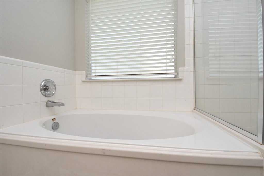 21603 Falvel Lake Drive - Photo 33
