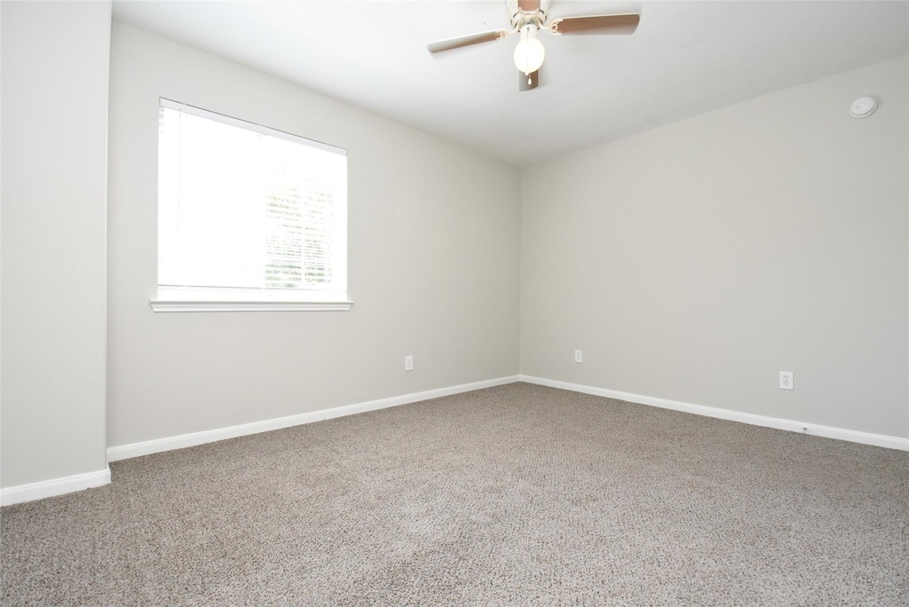 21603 Falvel Lake Drive - Photo 26