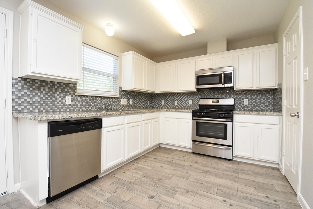 21603 Falvel Lake Drive - Photo 6