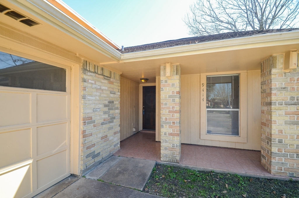 9414 Kingsvalley Street - Photo 2