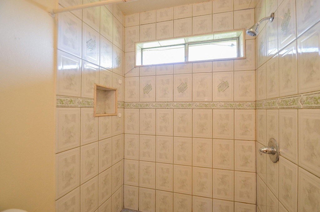 9414 Kingsvalley Street - Photo 24