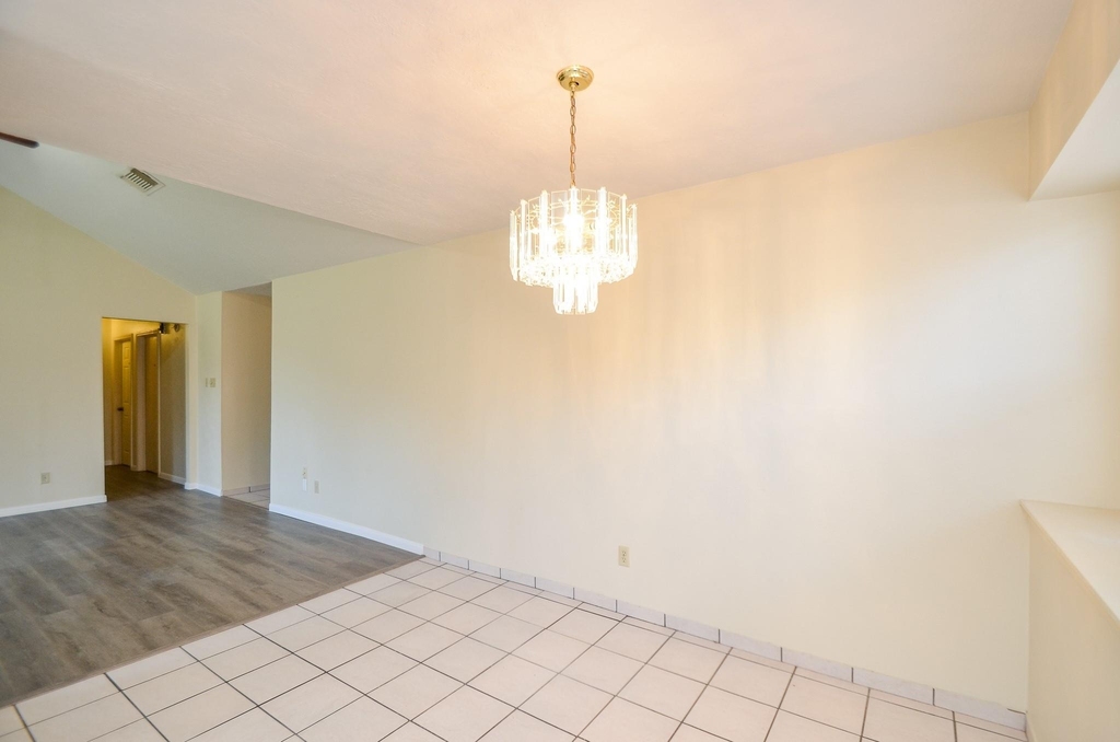 9414 Kingsvalley Street - Photo 14