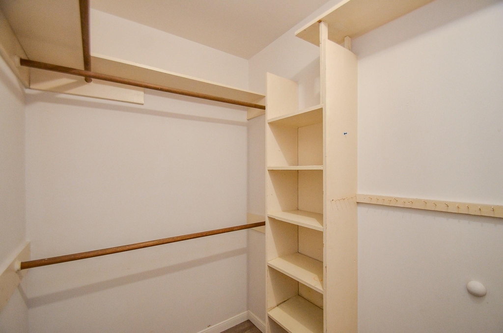 9414 Kingsvalley Street - Photo 18