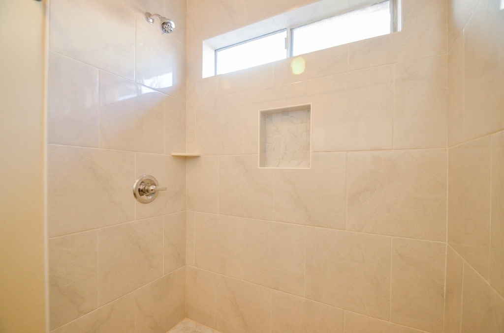 9414 Kingsvalley Street - Photo 17