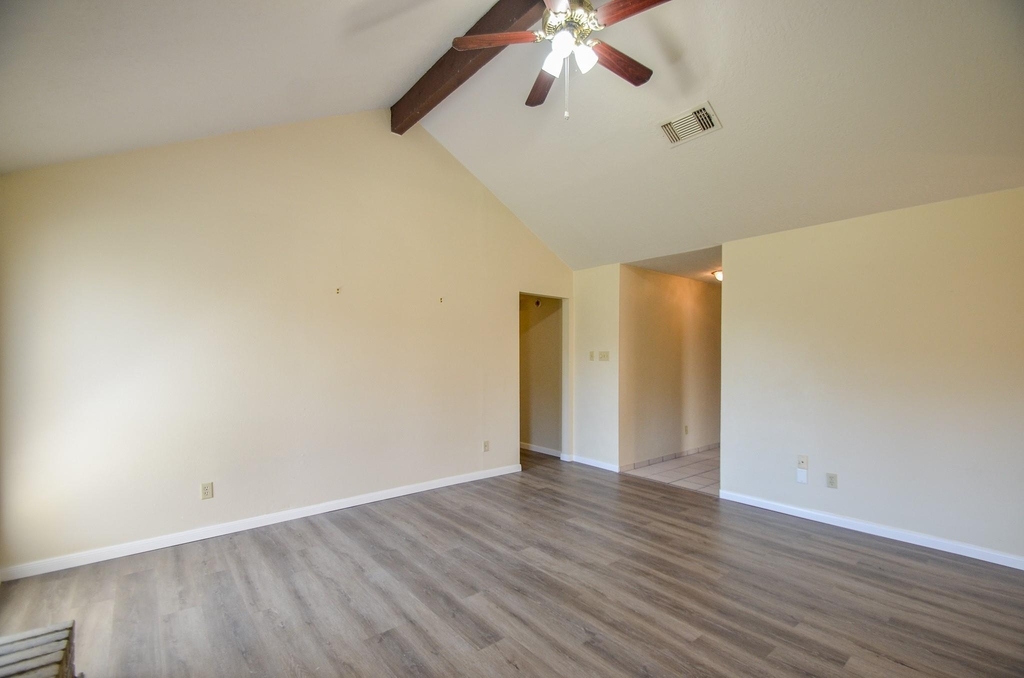 9414 Kingsvalley Street - Photo 6
