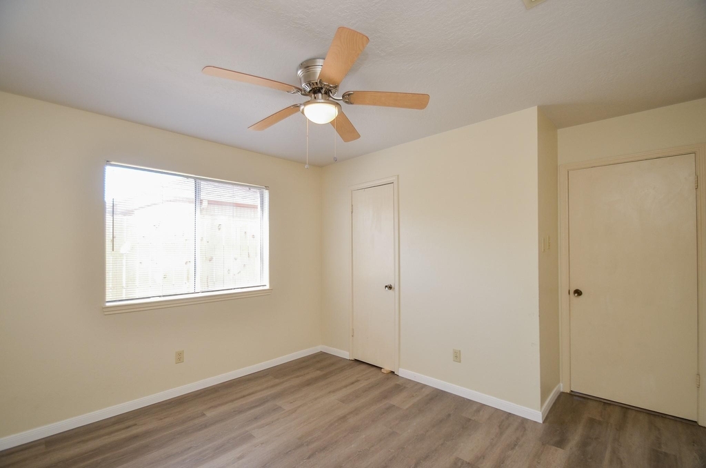 9414 Kingsvalley Street - Photo 22