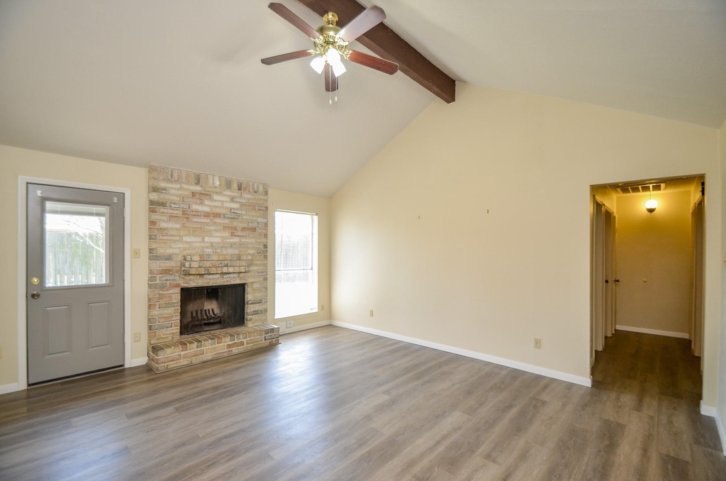 9414 Kingsvalley Street - Photo 4