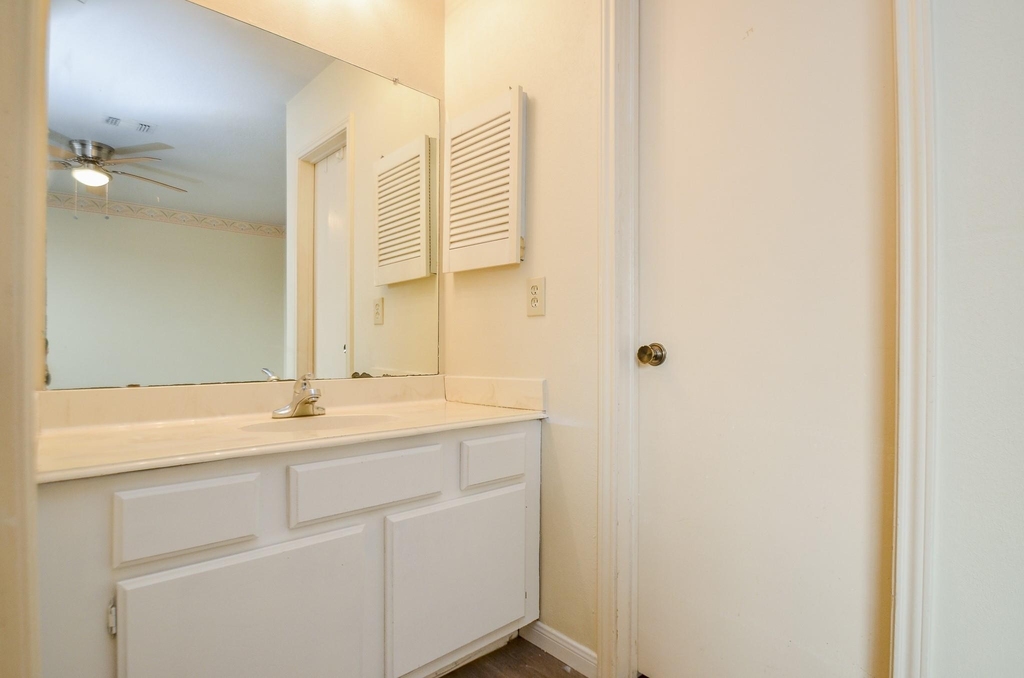 9414 Kingsvalley Street - Photo 16