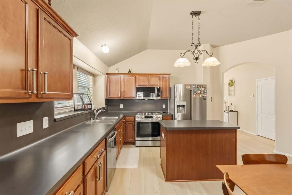 8022 Atwood Hills Lane - Photo 10