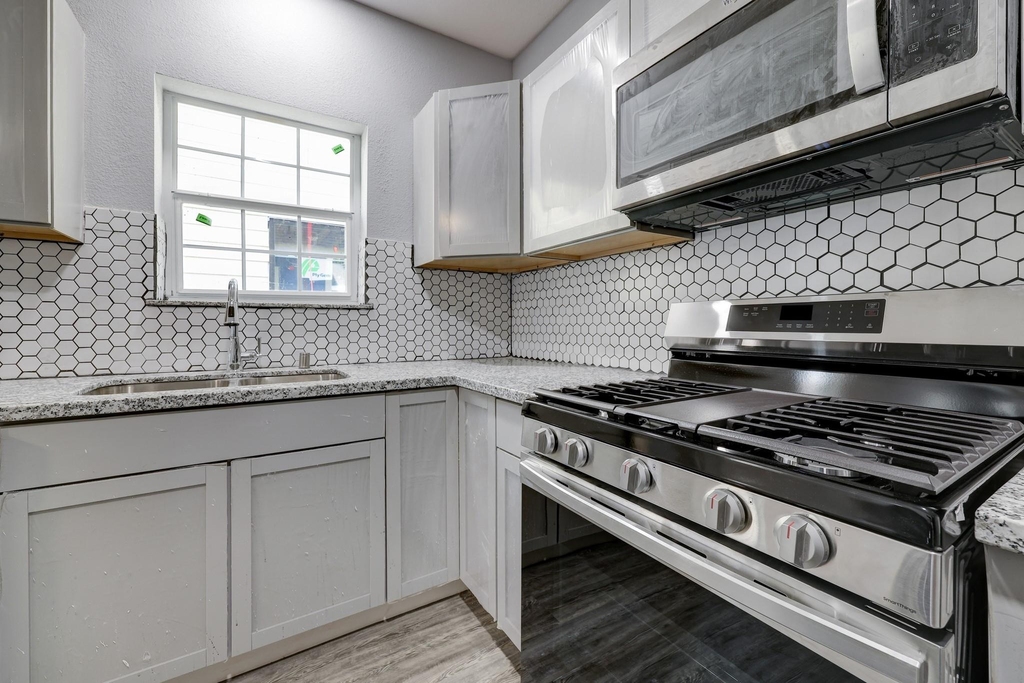 4224 Marina Street - Photo 5