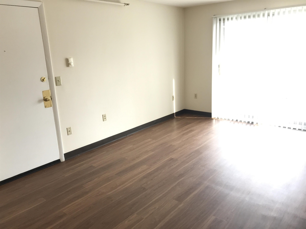 93 West - Photo 20