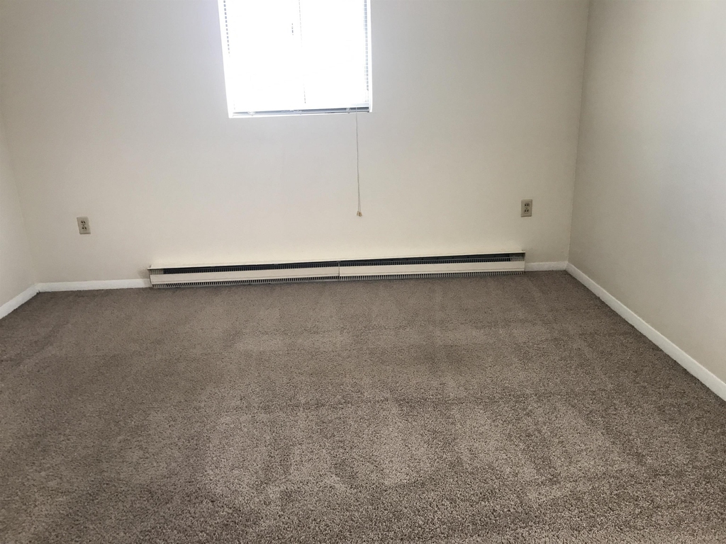 93 West - Photo 29