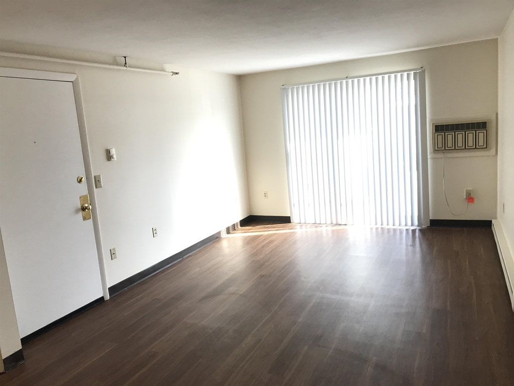 93 West - Photo 18