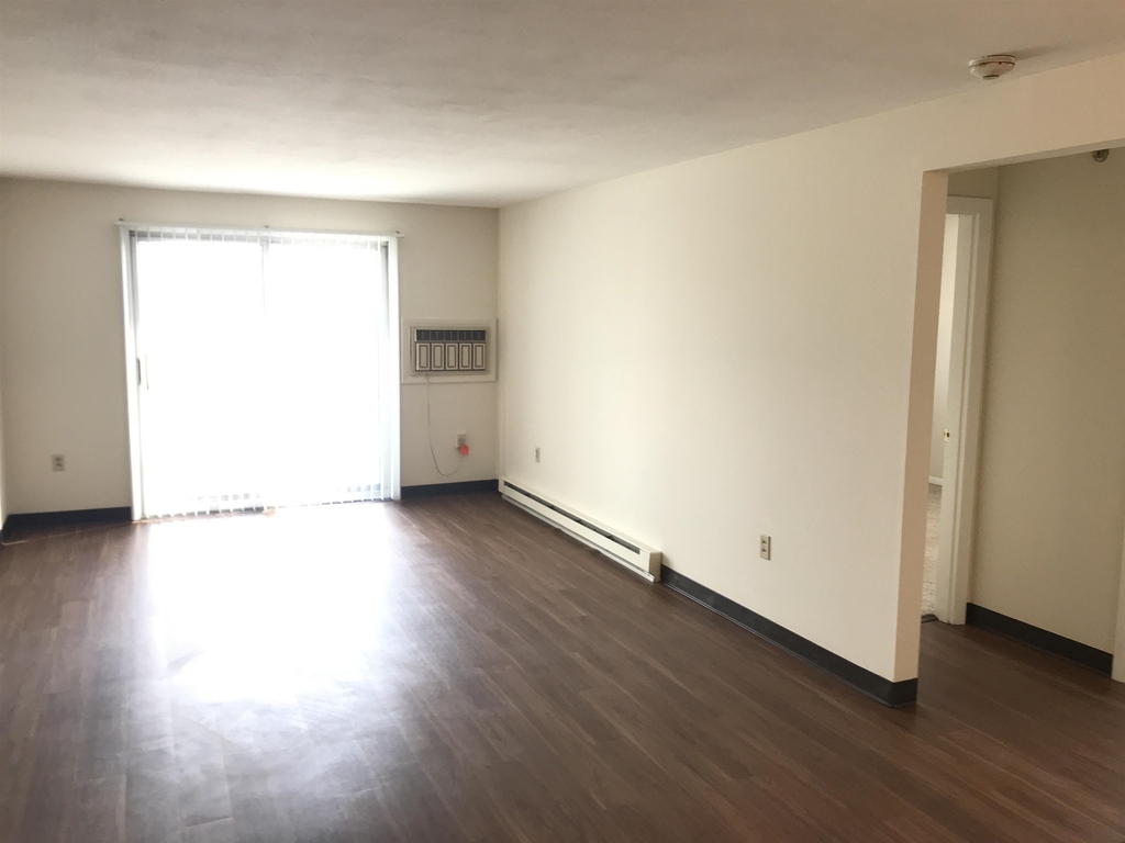 93 West - Photo 16