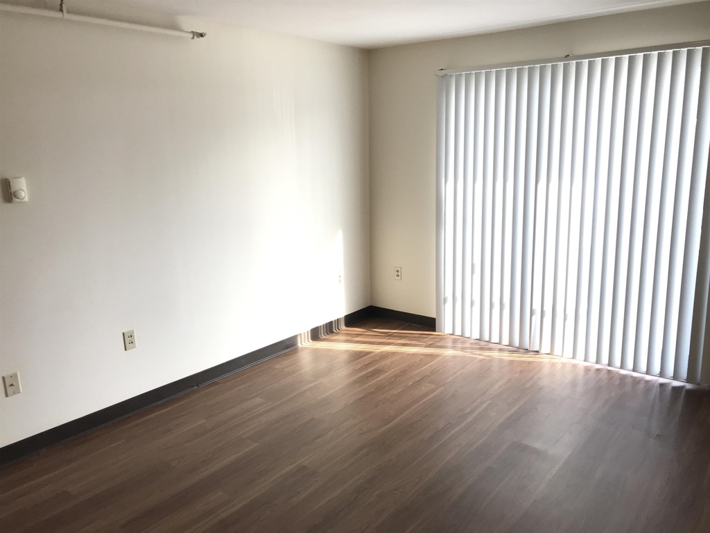93 West - Photo 17