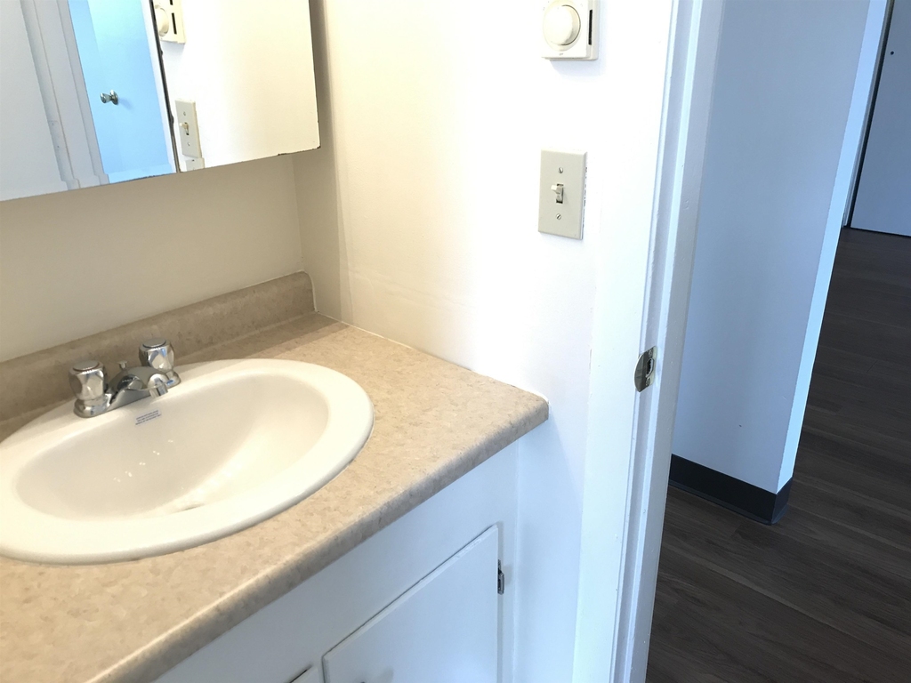 93 West - Photo 33