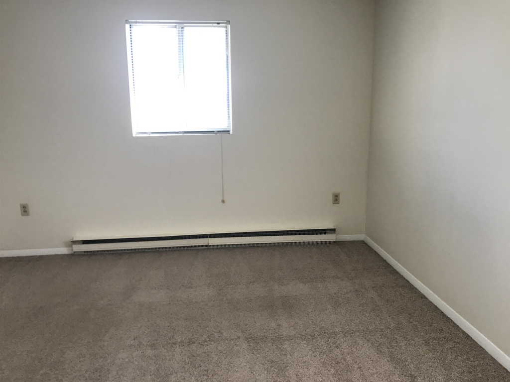 93 West - Photo 23