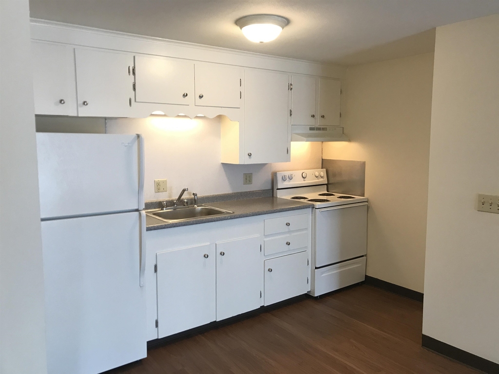 93 West - Photo 8