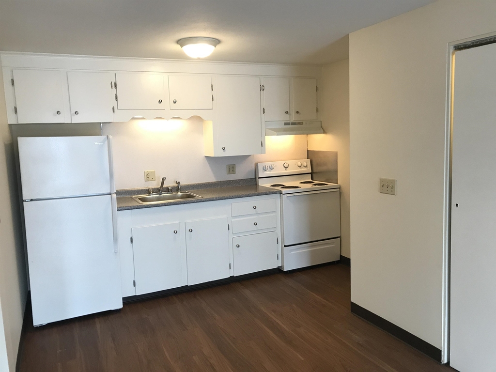 93 West - Photo 10