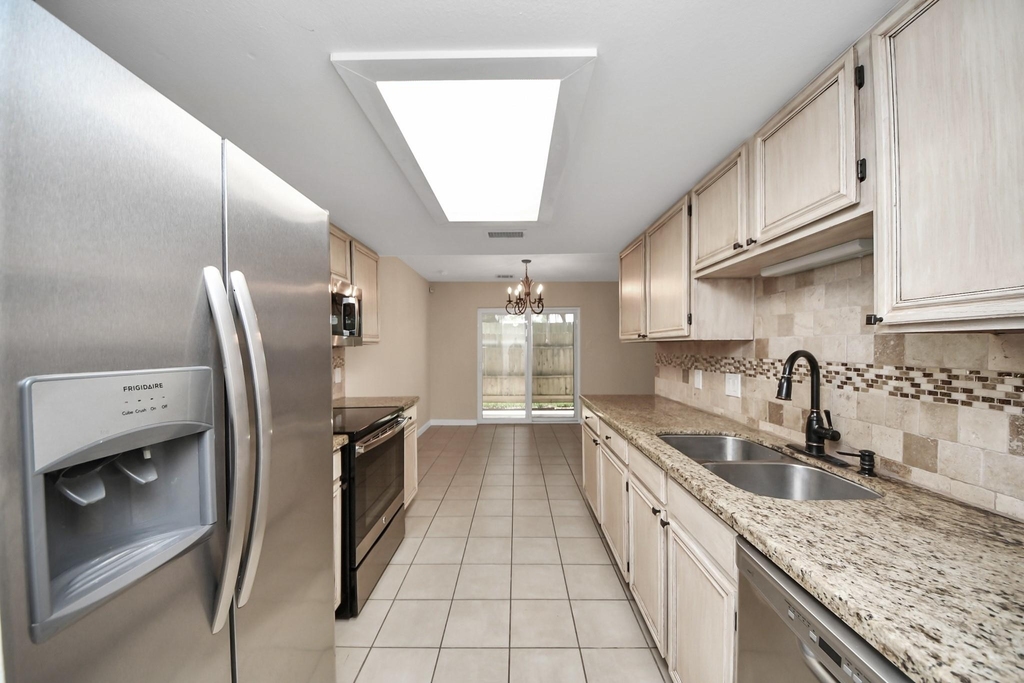7821 Theissetta Drive - Photo 6