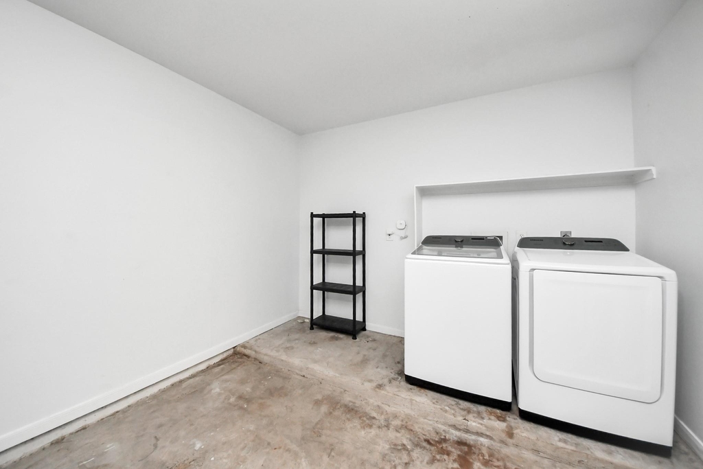 7821 Theissetta Drive - Photo 32