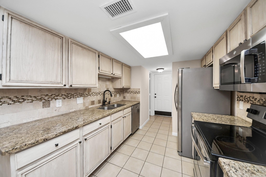 7821 Theissetta Drive - Photo 8