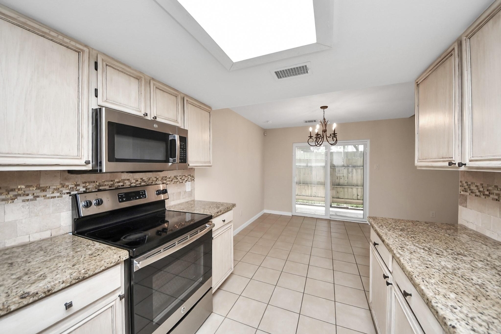 7821 Theissetta Drive - Photo 5
