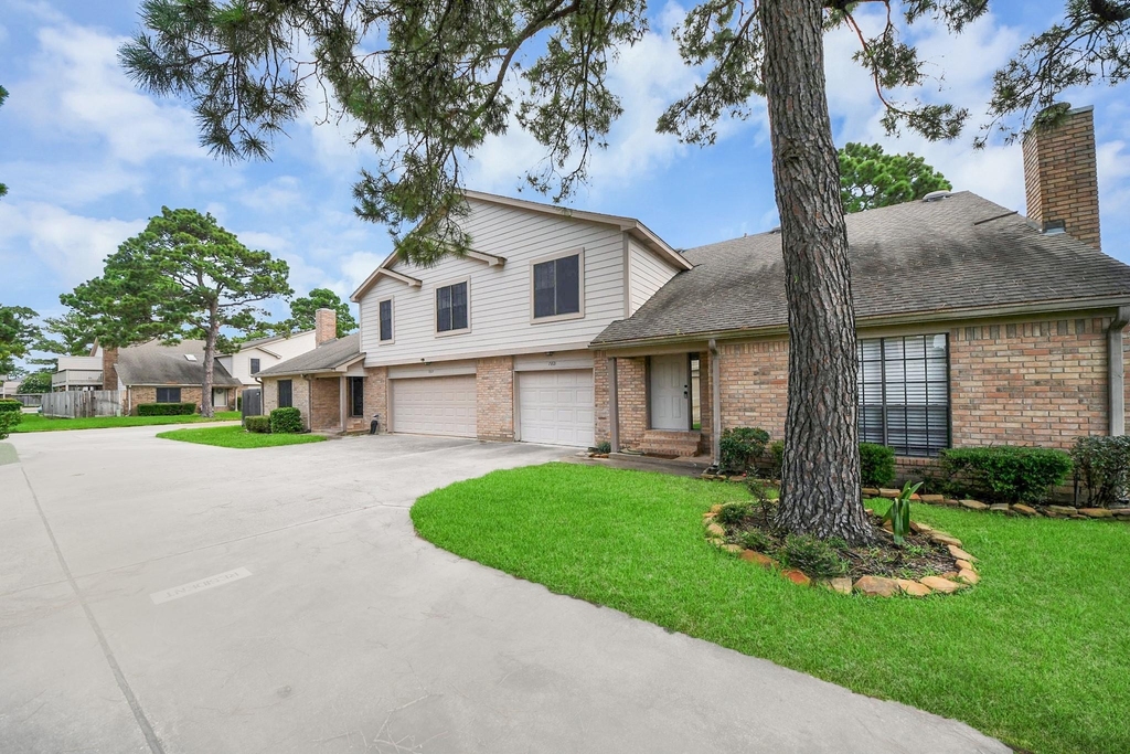 7821 Theissetta Drive - Photo 1